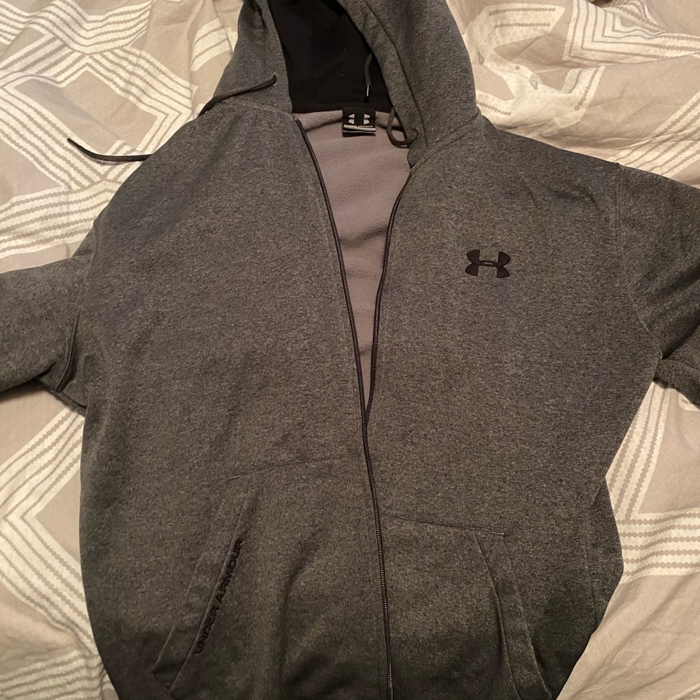 Under armour hoodie medium